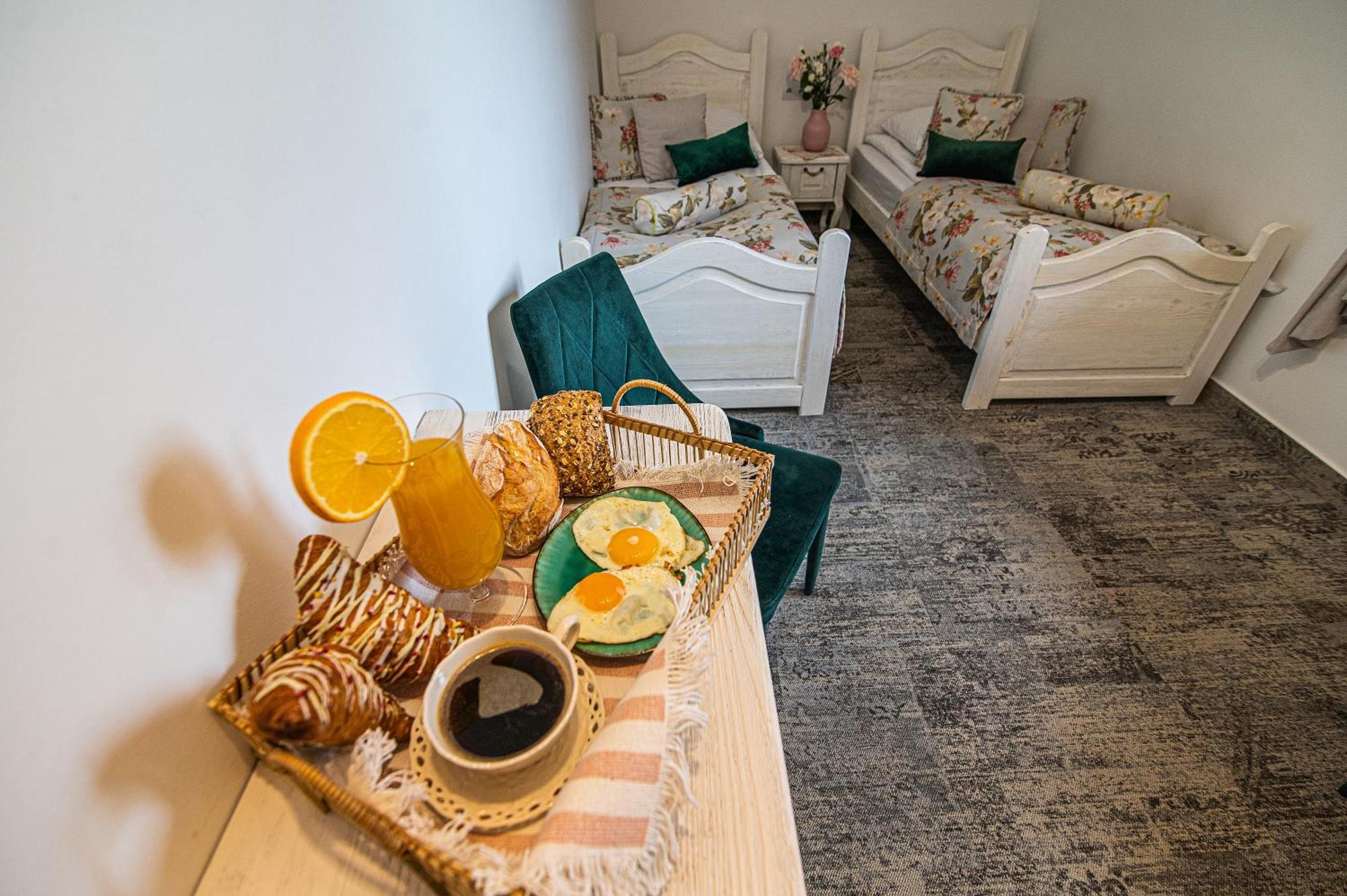 Modra Sikorka Villa Smardzewice Ngoại thất bức ảnh