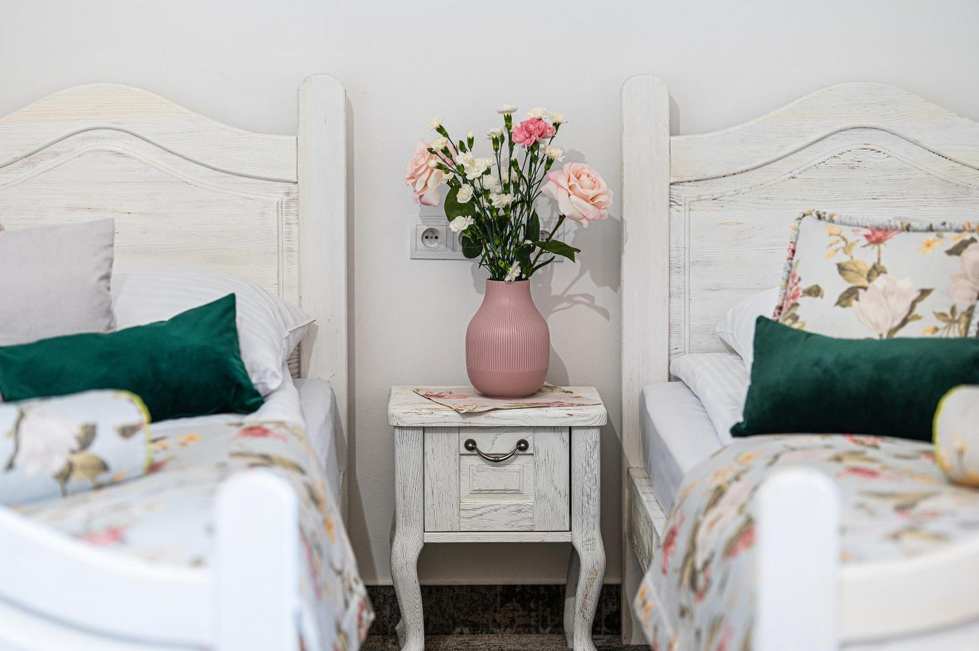 Modra Sikorka Villa Smardzewice Ngoại thất bức ảnh