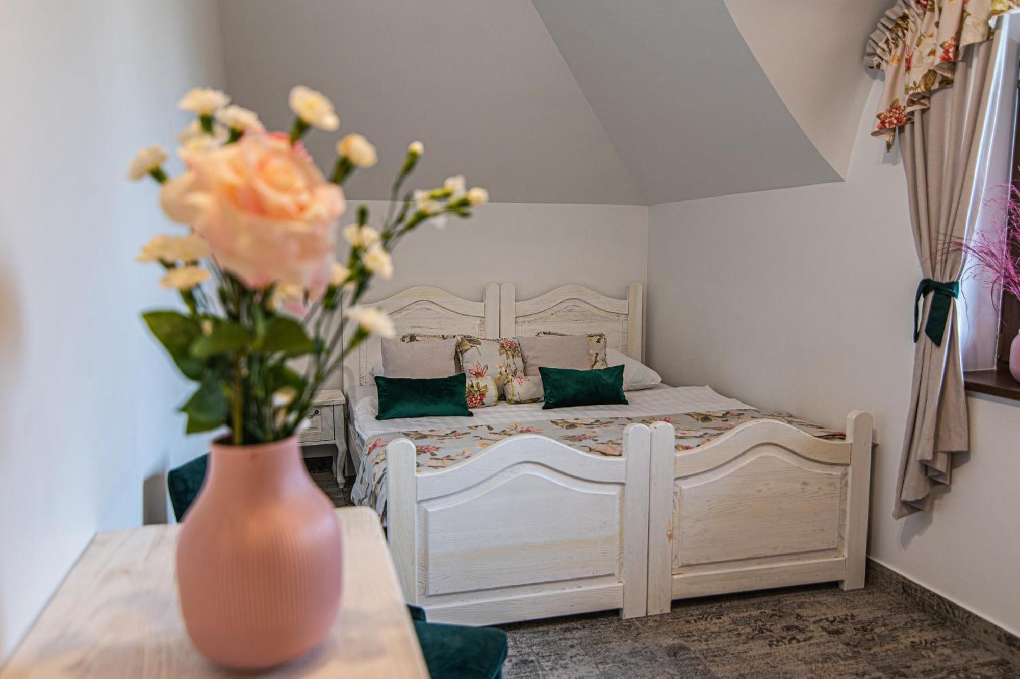 Modra Sikorka Villa Smardzewice Ngoại thất bức ảnh